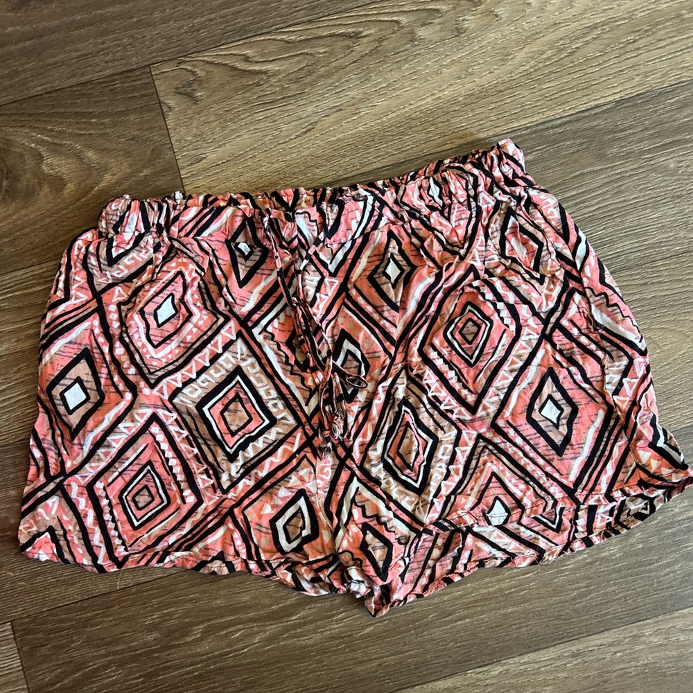 Women’s Linen Shorts